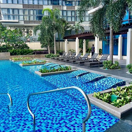 Hotel Vibe Condo At Uptown Parksuites Bgc Taguig Exterior foto