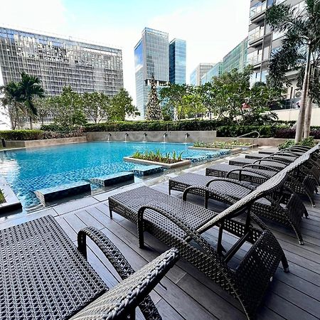 Hotel Vibe Condo At Uptown Parksuites Bgc Taguig Exterior foto
