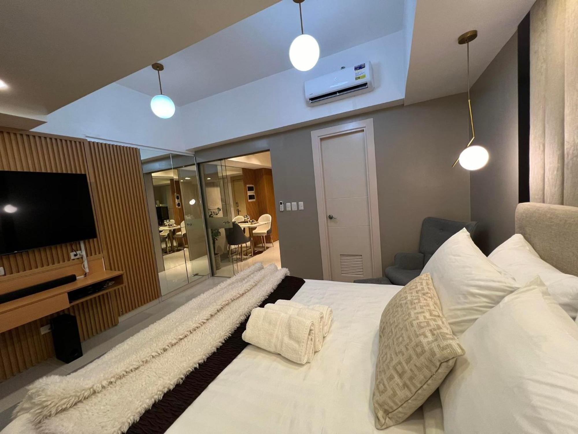 Hotel Vibe Condo At Uptown Parksuites Bgc Taguig Exterior foto